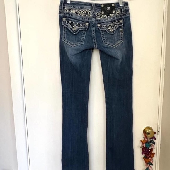 MISS ME MEDIUM WASH SLIM BOOT CUT JEANS  BUTTON TAB POCKETS SIZE 27 - Picture 9 of 10